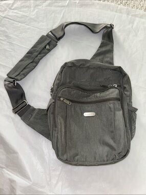 LIKE NEW Baggallini Sling Crossbody Bag in Graphite